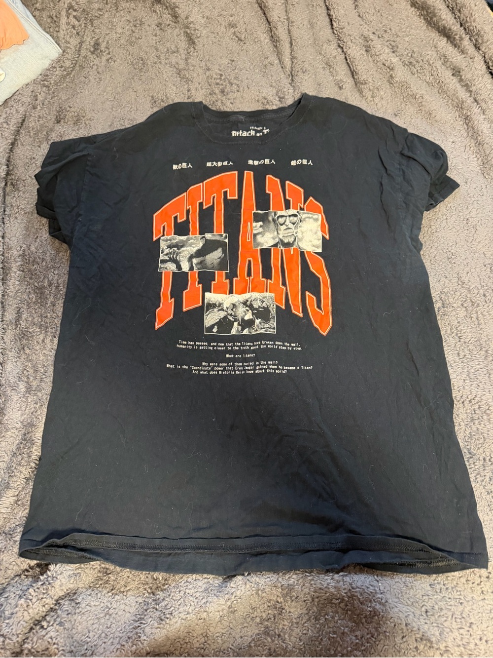 Black 'Attack on Titans' Graphic Tee - Men's Shirt